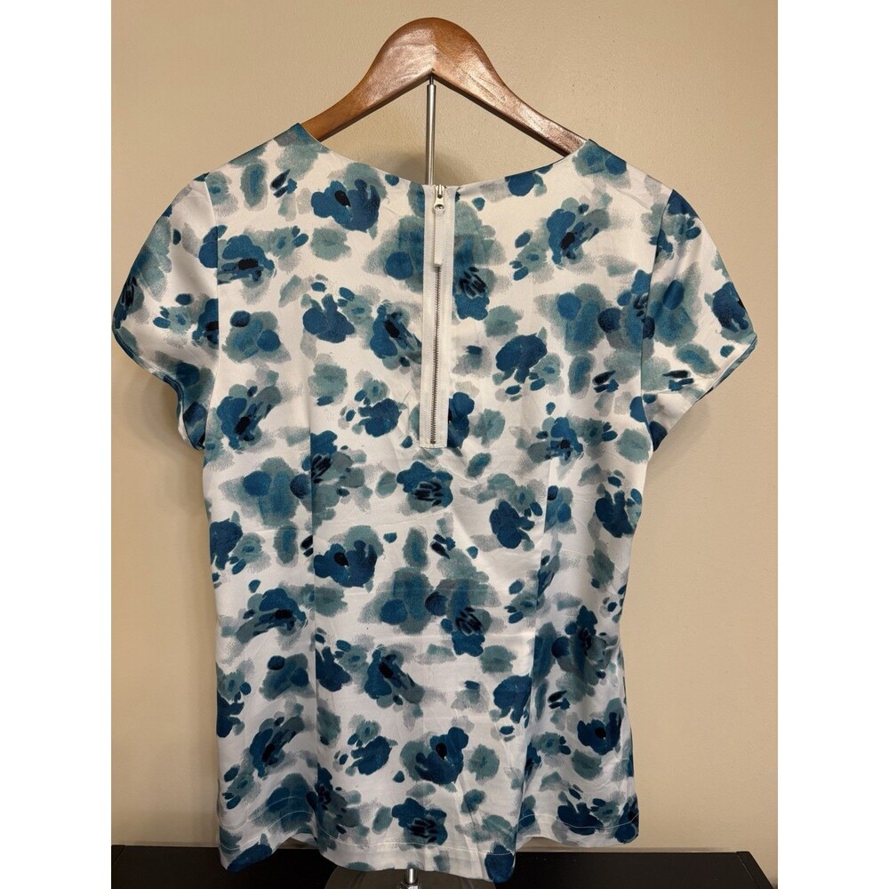 Ann Taylor Blouse Blue Floral Size Medium Satin/Silky Feel Dressy Top Workwear - Picture 3 of 7